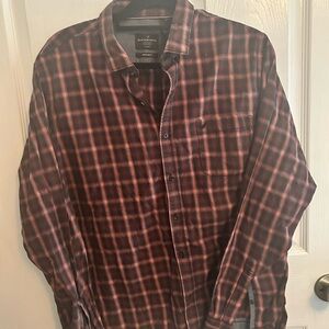 BlackBerry Men’s Maroon Plaid Button-Up Shirt M7
